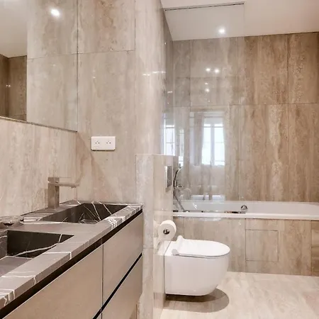 Luxurious 3bd With 3br And Ac *