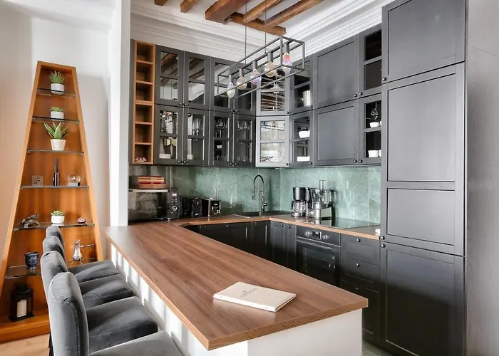 Luxurious 3bd With 3br And Ac *