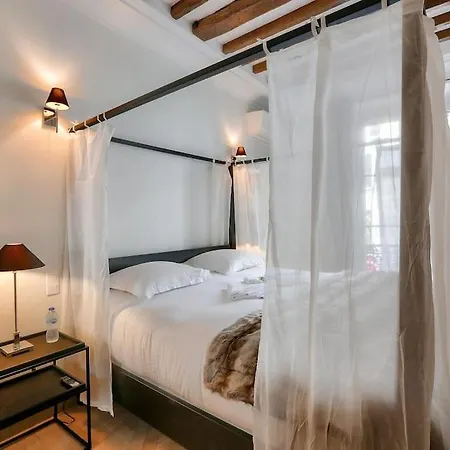 Apartment Le Luxe A La Francaise Au Coeur De Paris