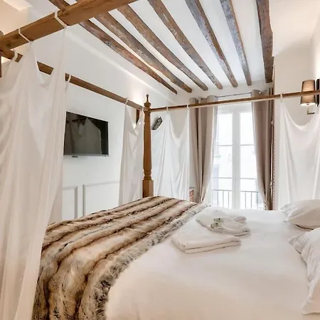 Le Luxe A La Francaise Au Coeur De *